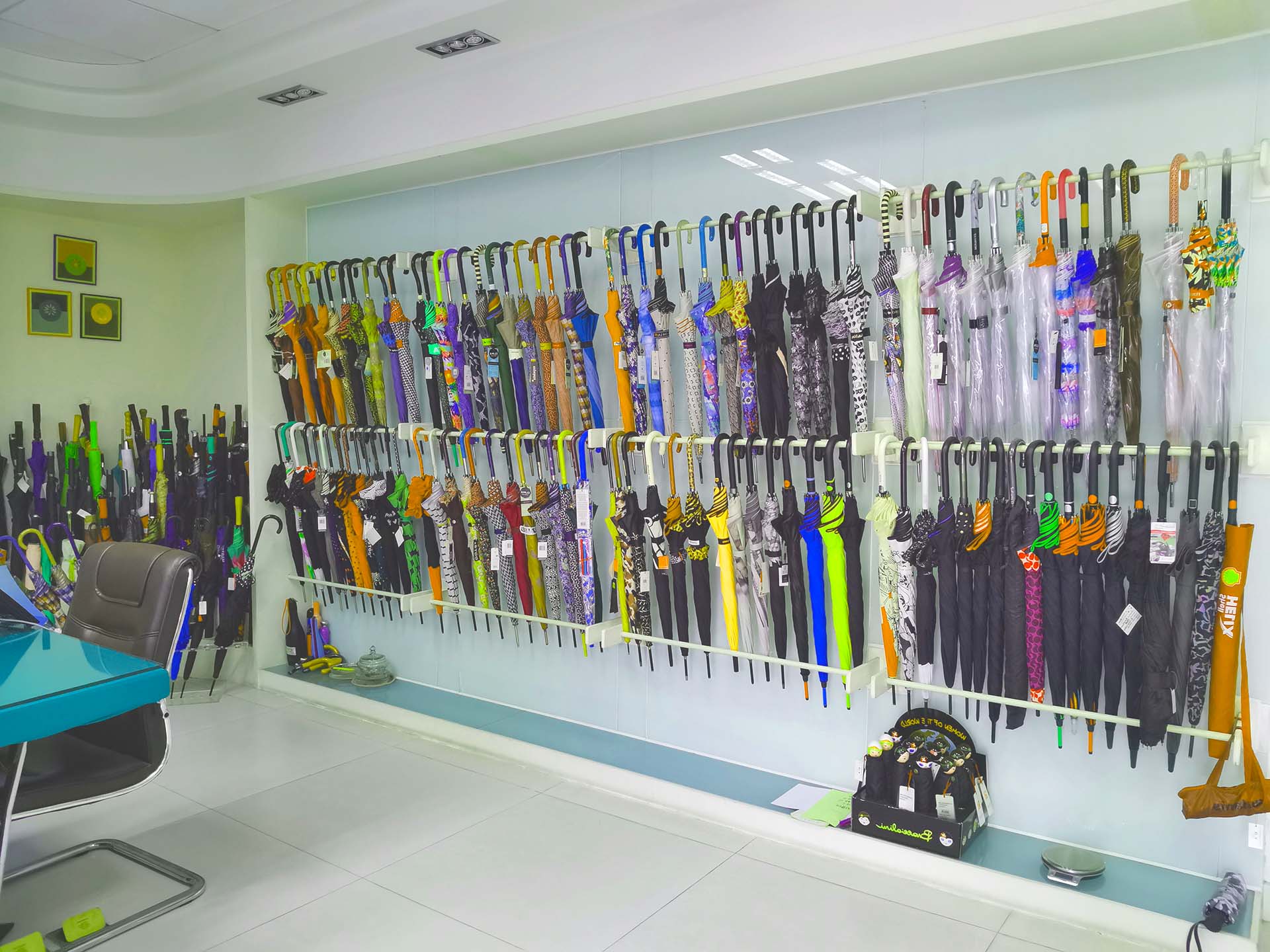 custom umbrella manufacturer & logo printing supplier